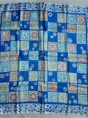 100% Silk square scarf vintage 1990’s